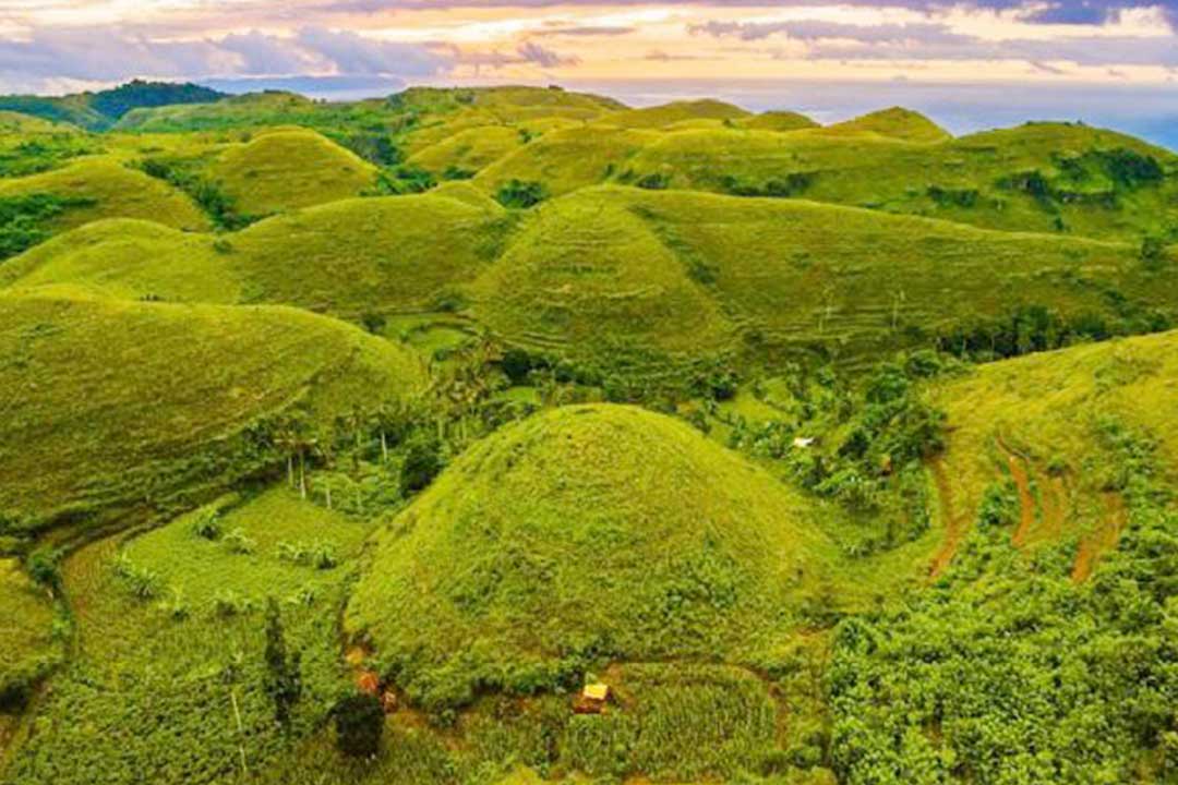 Teletubies-hill-penida.jpg